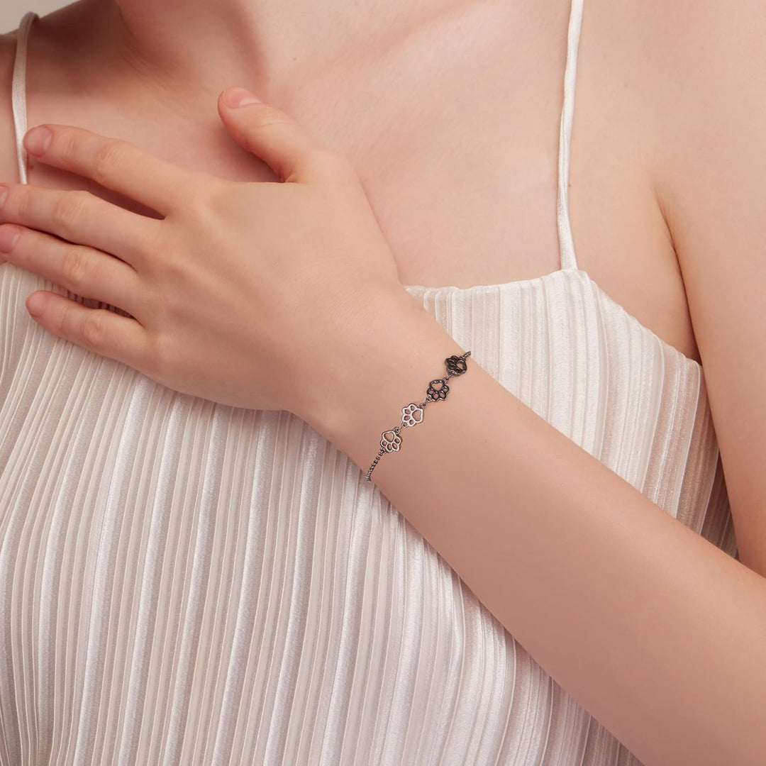 Pulsera de plata ajustable con diseño de huella de perro