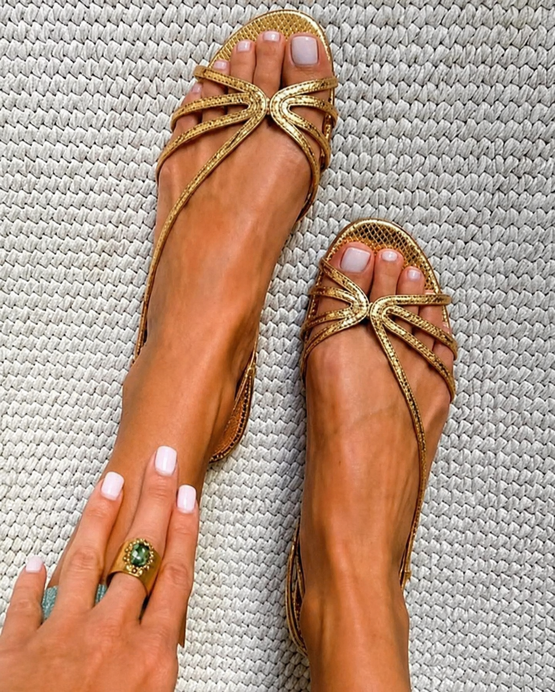 Ginevra | Sandalias Doradas Elegancia Veraniega para Mujer