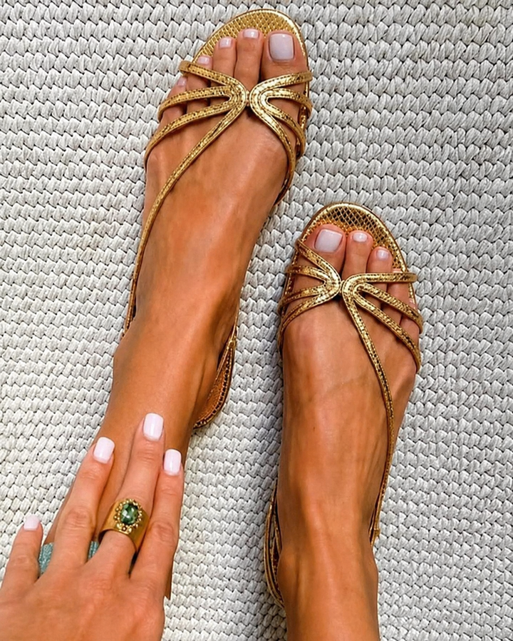 Ginevra | Sandalias Doradas Elegancia Veraniega para Mujer