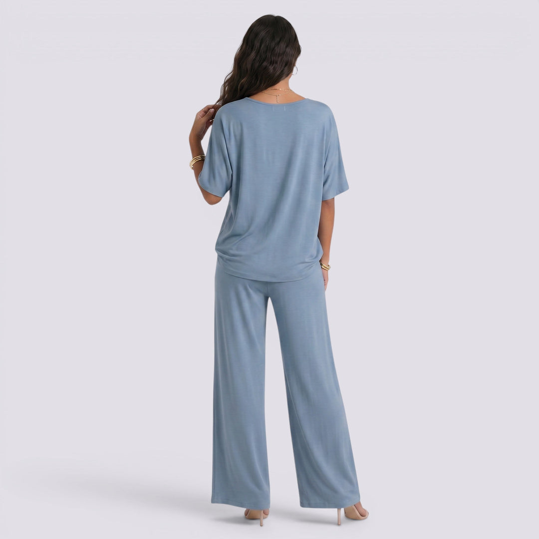Conjunto Mujer con Pantalón Ancho Cuello Pico