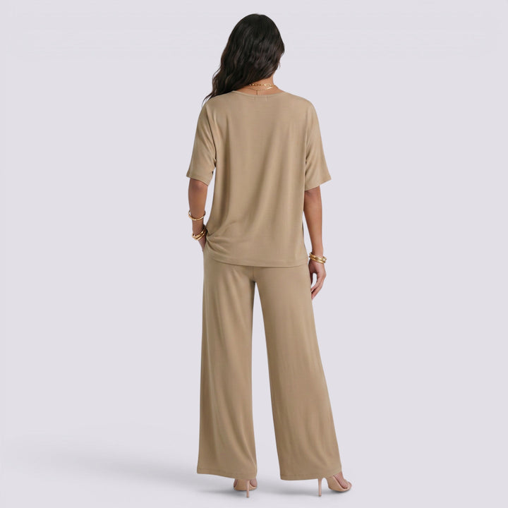 Conjunto Mujer con Pantalón Ancho Cuello Pico