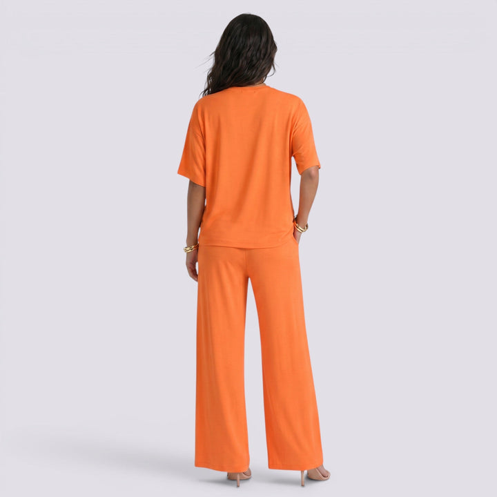 Conjunto Mujer con Pantalón Ancho Cuello Pico