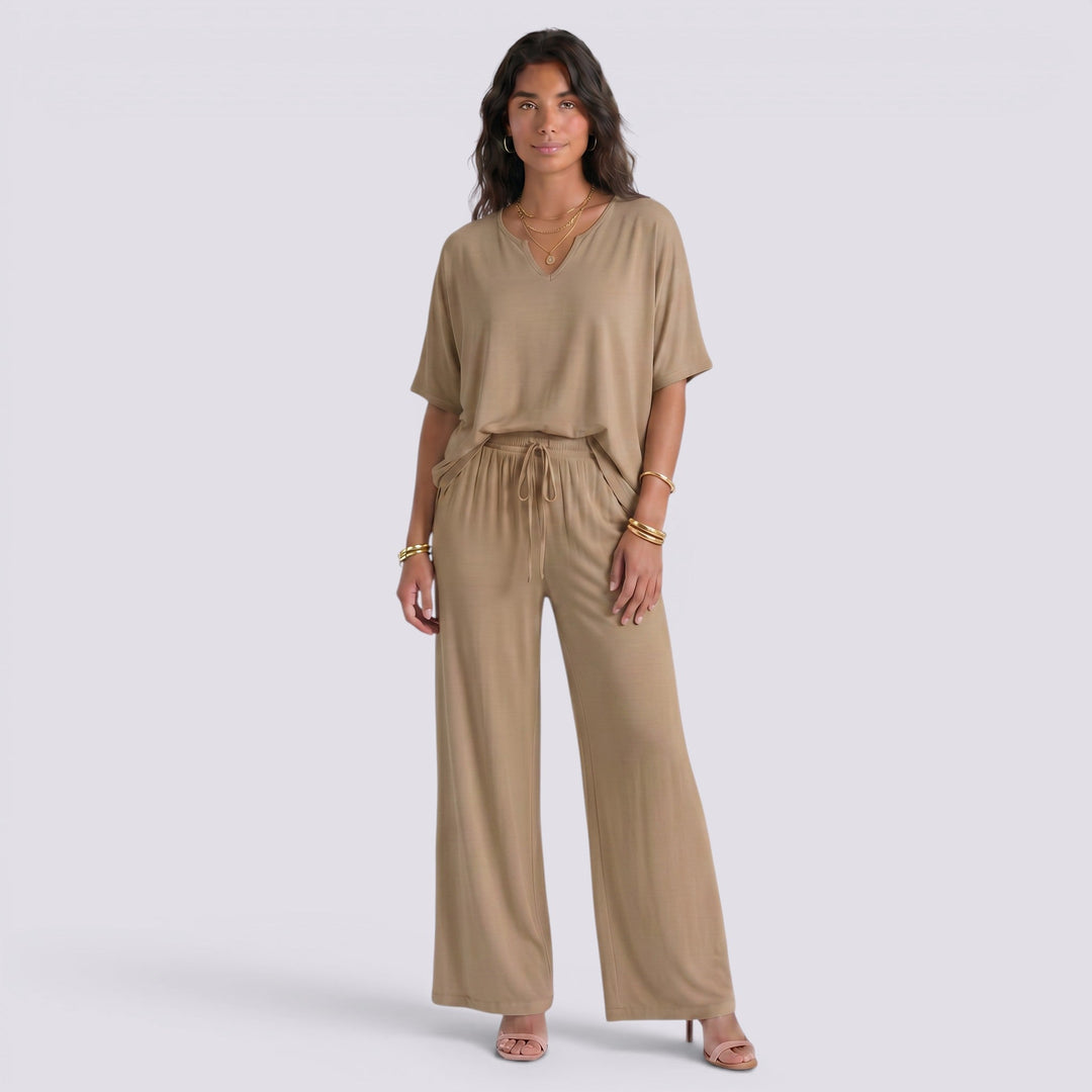 Conjunto Mujer con Pantalón Ancho Cuello Pico