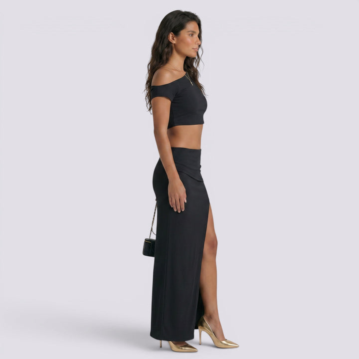 Conjunto Mujer Top y Falda Asimétrica