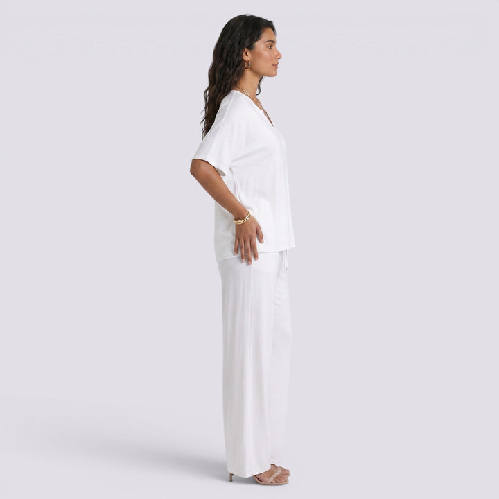 Conjunto Mujer con Pantalón Ancho Cuello Pico
