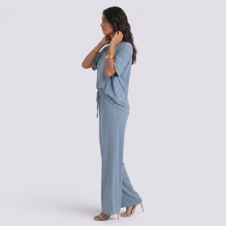 Conjunto Mujer con Pantalón Ancho Cuello Pico